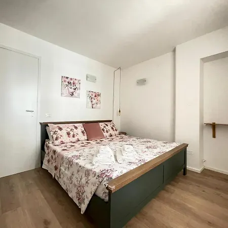 아파트 A Casa Di Elena *