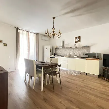아파트 A Casa Di Elena *